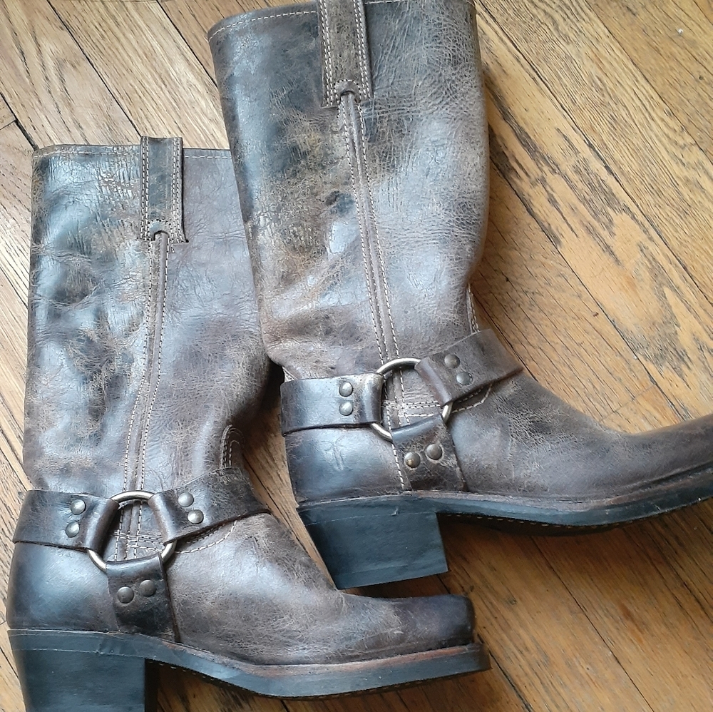New Frye Womans Boots 6.5
